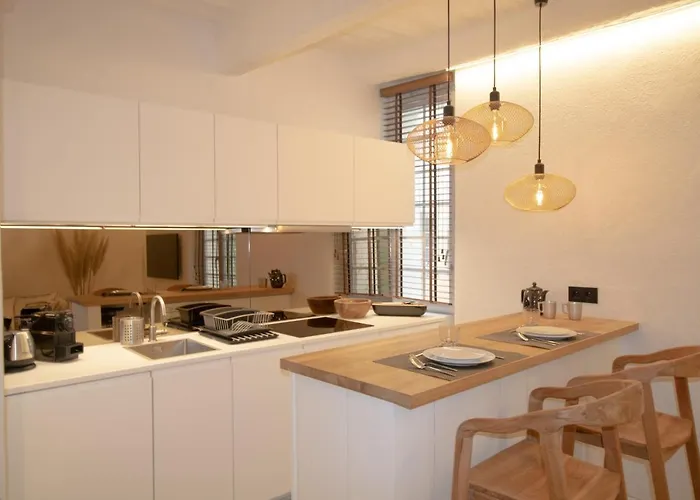 Luxueux Appartement, Centre Historique 50m Du Port Et De La De La Ponche Appartement *